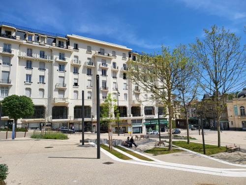 Photo de la galerie de l'établissement Studio meublé classé à Chatel Guyon ville thermale, à Châtel-Guyon