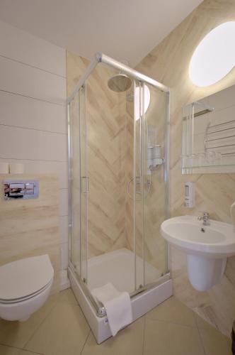Ένα μπάνιο στο Hotel Sezam