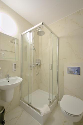 Ένα μπάνιο στο Hotel Sezam