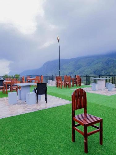 Nespecifikovaný výhled na hory nebo výhled na hory při pohledu z hotelu