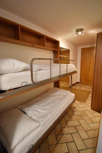 Ένα ή περισσότερα κρεβάτια σε δωμάτιο στο Excelsior Central Apartment