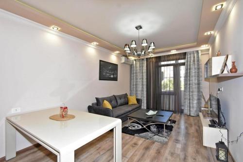 Mesrop Mashtots Avenue, 1 bedroom New Euro Renoavted, Modern apartment MA717