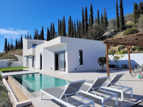 Villa Eleni Nafplio, pool & sea view