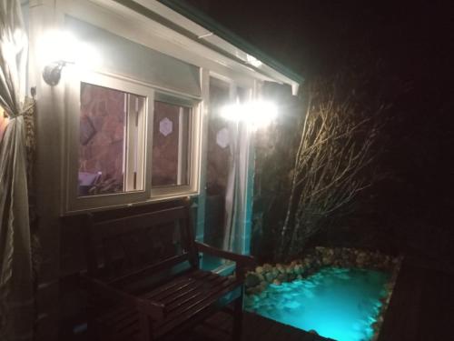 Piscina de la sau aproape de Loft Com Lago Hidro e Vista Para o Mar