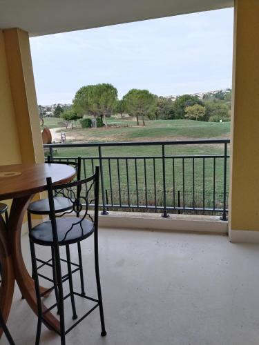 Balkoni atau teres di Suite Deluxe vue sur Golf