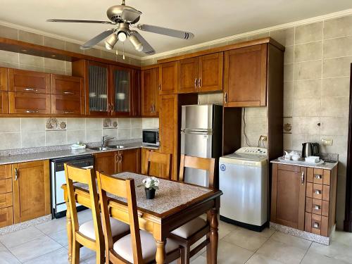 A kitchen or kitchenette at Rentrific
