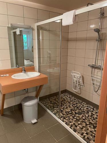 Salle de bains dans l'établissement Notre Dame des Monts