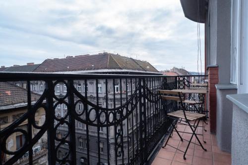 Kiraly Central Apartment with FREE parking and AC 1068 Budapest, 102 Király utca 5th floor 2A kép - 3