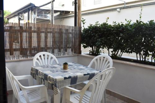 Restoran atau tempat lain untuk makan di Art Village Residence