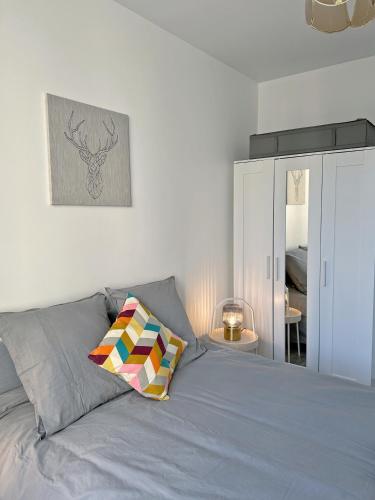 Photo de la galerie de l'établissement Cosy Apartment near La Défense Paris tranports Free Parking, à La Garenne-Colombes