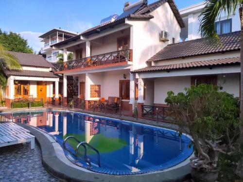 Hồ bơi trong/gần Nhat Huy Bungalow Phu Quoc