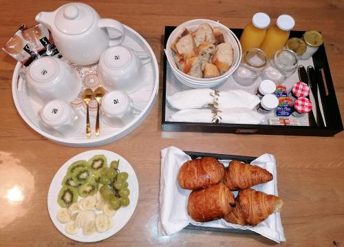 Makanan di atau berdekatan hotel cinta