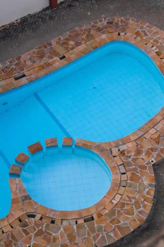 Kolam renang di atau dekat dengan 1 bedroom close to the beach, 5 minutes drive through Sarova White sands
