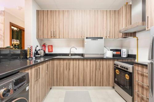 Gambar di galeri bagi Luxury Downtown Apt 3Min From DM di Dubai