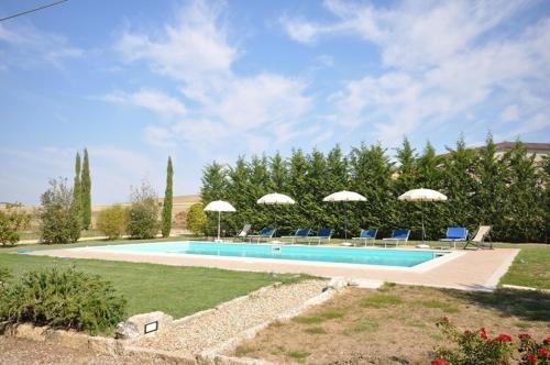 Bazén v ubytování Villa Cassia by PosarelliVillas nebo v jeho okolí