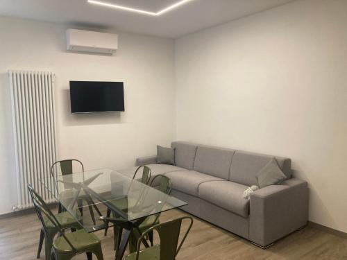 Μια τηλεόραση ή/και κέντρο ψυχαγωγίας στο 111 SUITE APARTMENT