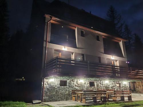 Budova, kde se apartmán nachází