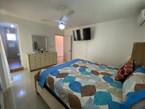 Postel nebo postele na pokoji v ubytování Santiago Center Huge Apartment 2stay rooftop to enjoy the city view 6-3
