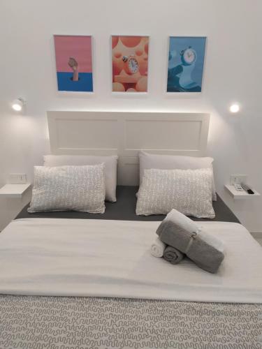 Кровать или кровати в номере White Apartment Athens