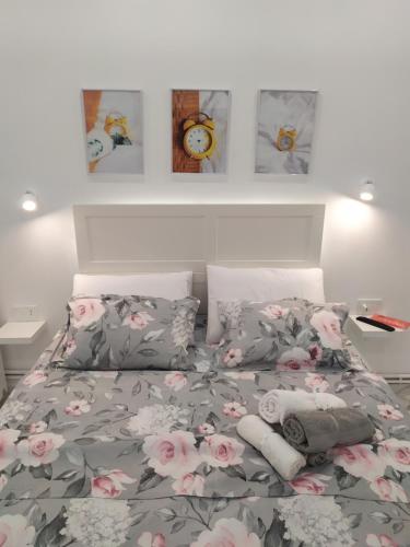 White Apartment Athens