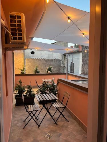 Un balcón o terraza de Palazzo DE MATTEO