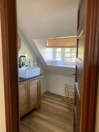 Zolder appartement Le Grenierにあるキッチンまたは簡易キッチン