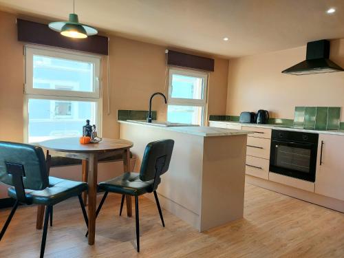 Кухня или мини-кухня в Cathedral Quarter Apartments
