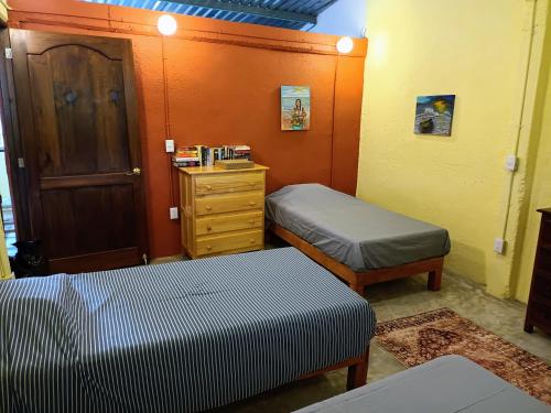 Postel nebo postele na pokoji v ubytování ORidleys Hostel16