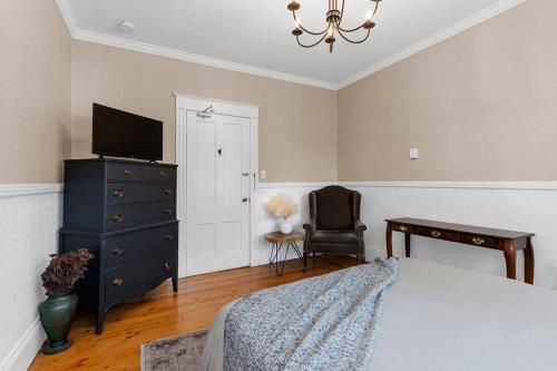 Studio 5~ Cozy BDRM w/ Private Bath – Photos 2