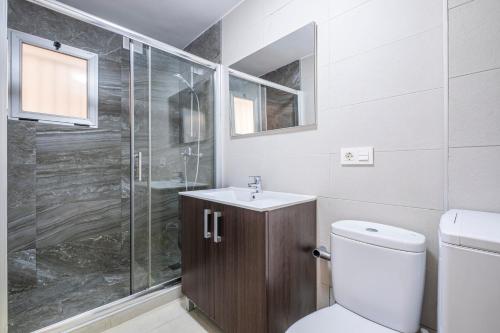 Koupelna v ubytování Rincon Suite 3-C Apartment Levante Beach
