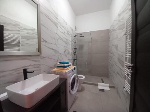 Ένα μπάνιο στο Km 0 Residence