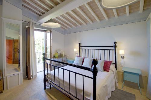 1 dormitorio con 1 cama en una habitación en Villa Nova by PosarelliVillas en Rosennano
