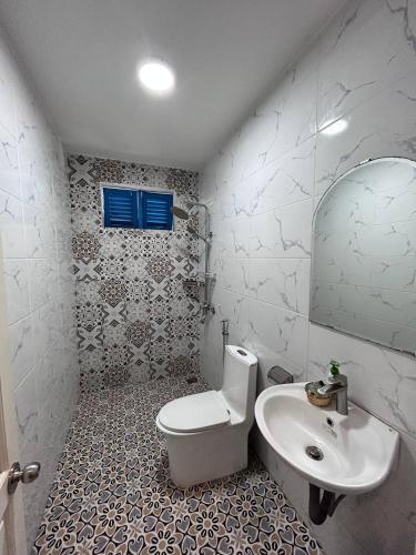 Bilik mandi di Vungtau Surf House - Hostel Surf Camp