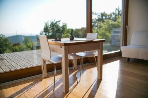 A balcony or terrace at Ég & Föld Borvendégház