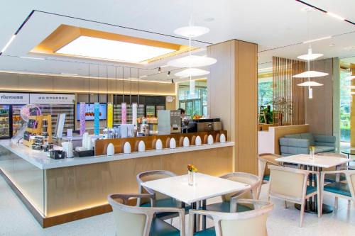 シェラトン グランド シャンハイ プードン ホテル ＆ レジデンシズにあるレストランまたは飲食店