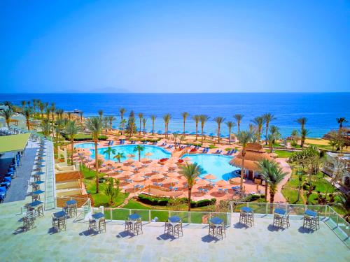 Bazén v ubytování Pickalbatros Royal Grand Sharm - Adults Friendly 16 Years Plus nebo v jeho okolí
