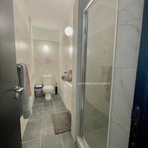 Kamar mandi di Mad beach