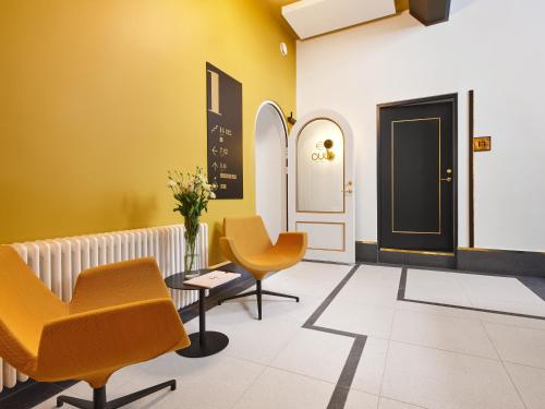 Ruang duduk di Tempus Te Premium Duo Lofts Tartu - private cinema, gym and terrace