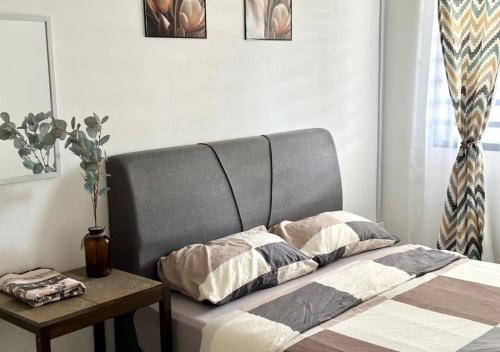 O zonă de relaxare la Modern Style Home, Pekan WIFI Netflix