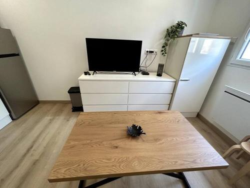 Photo de la galerie de l'établissement Le patio du Lavoir idéal ViaRhôna, à Lagnieu