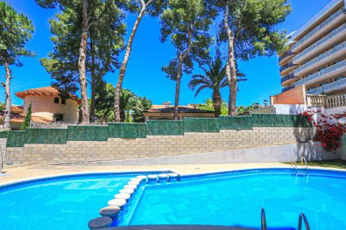 Bazén v ubytování LITORAL COSTA DORADA - CANCUN Salou nebo v jeho okolí