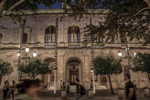 Casa con piscina junto catedral de sevilla