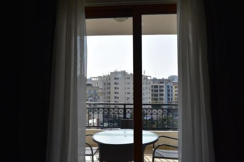 Balkoni atau teres di Klimentos Flat 59