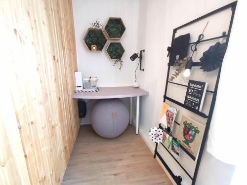 a home office with a desk in a room at Der schönste Platz in der Altstadt in Amberg