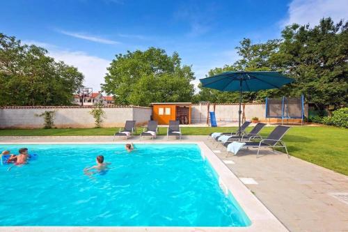 Activity villa Perhat with pool in Visnjan – Photos 2