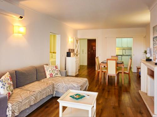 FLH Vilamoura Sunny Apartment with Pool