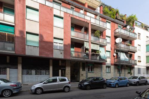 GuestHost - Cagnola Cozy Apartament with Balcony