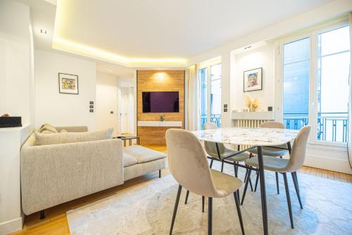 Gallery image of Cosy flat - EIFFEL TOWER in Paris