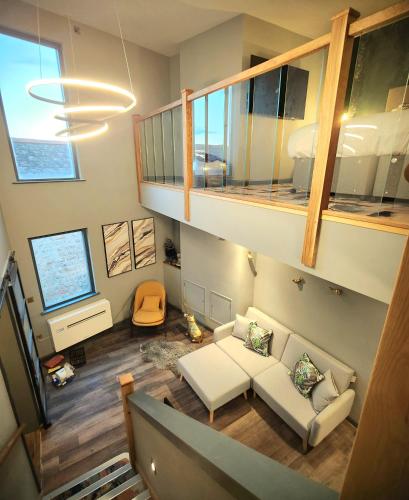 Un lugar para sentarse en Pinnacle Suites Hotel