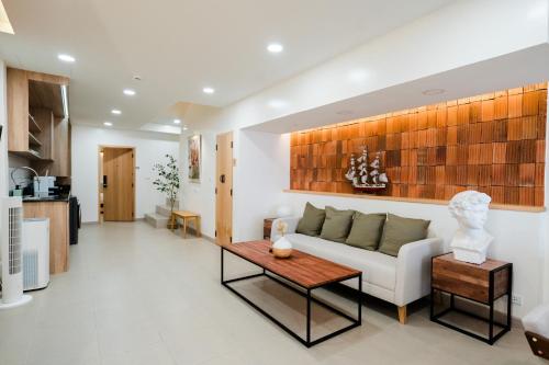 Η κουζίνα ή μικρή κουζίνα στο Yimwhan House 01, Wat Ratchaburana